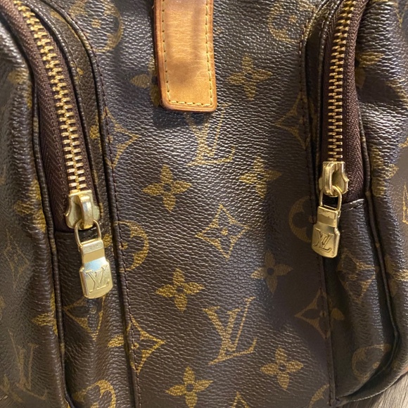 Louis Vuitton Backpack - Picture 4 of 13
